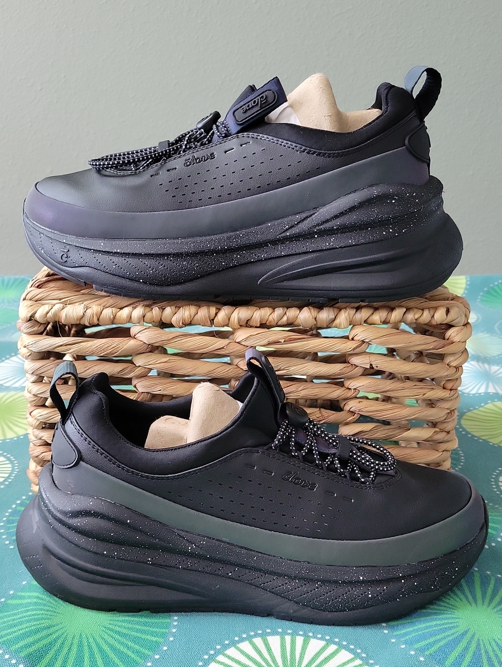 Clove Forte 2 Sneakers Women's 8.5  All Black Option